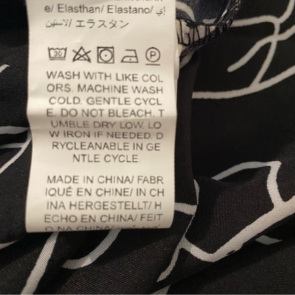 SHEIN Curve | Women’s Graphic Print Wide Leg Pants | Size 1XL - Picture 6 of 6